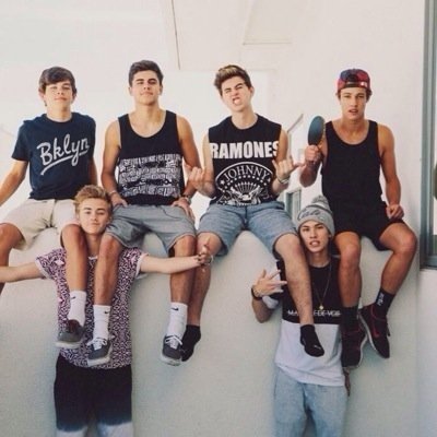 want to get on nash or cams or matts TL? follow @jaketomlins0n and they will follow you!!