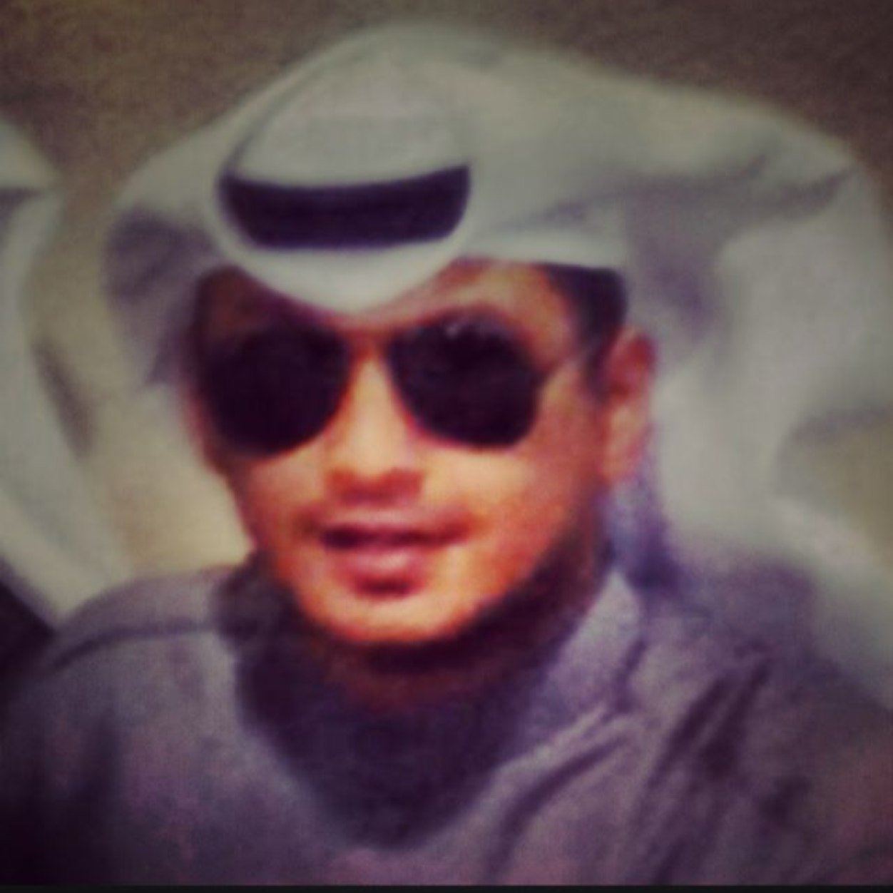 ( فاز بالذات من كان جسوراومات بالحسرات من كان جبانا)