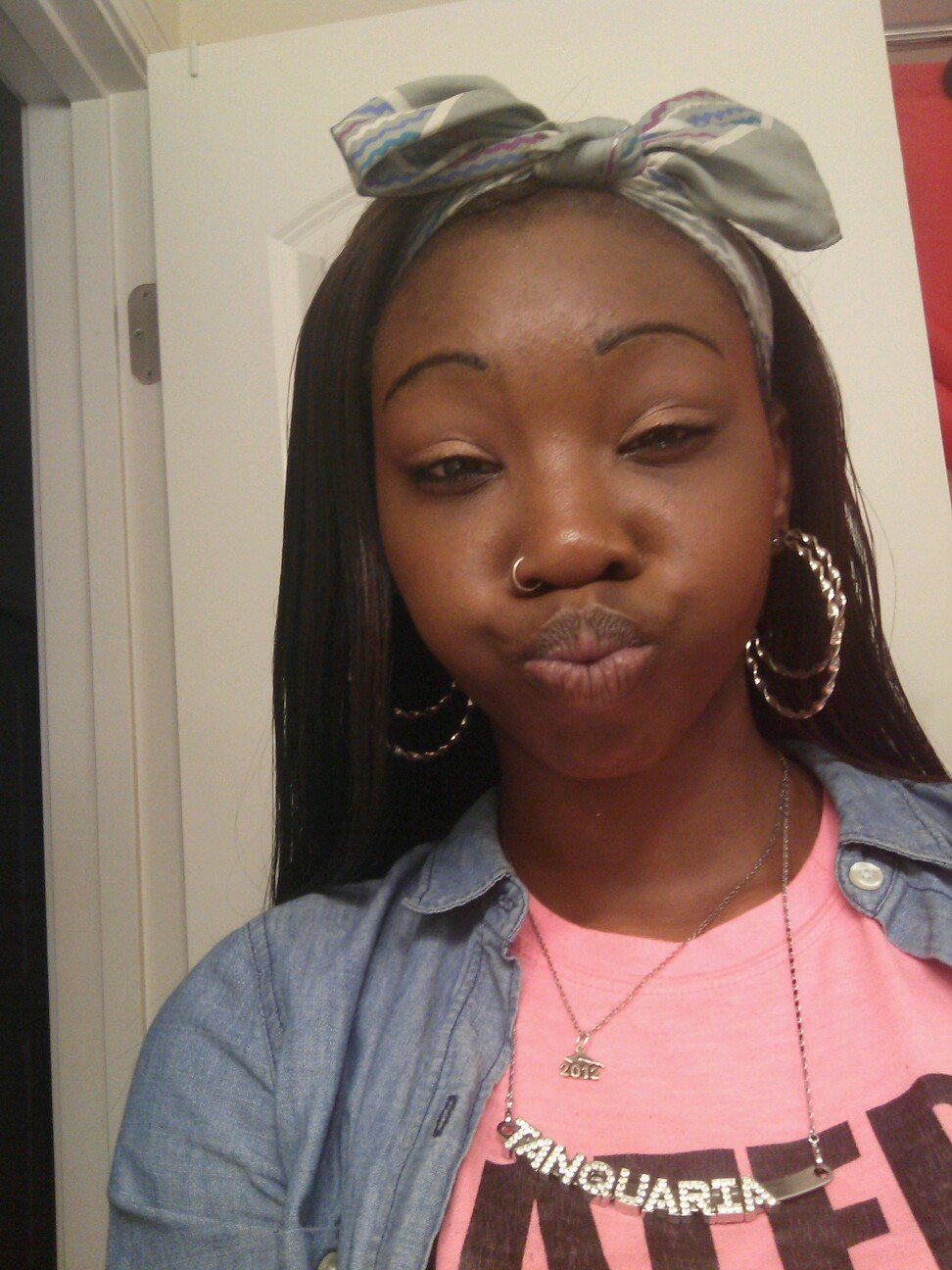 just a normal chic tryna make it in this world