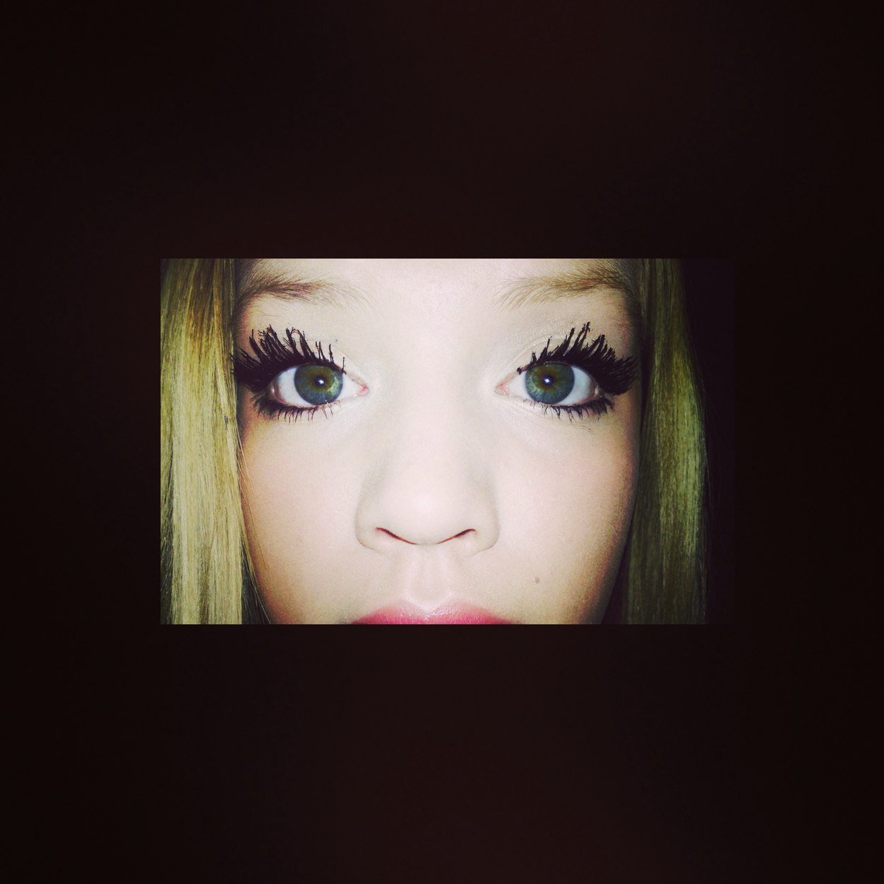 hannahdolling13's profile picture. Im broken, lost, depressed, why dont u give a fuck