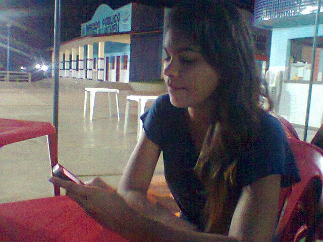 sou uma jovem mulher atras de um grande amor....