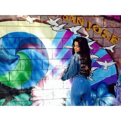 loves divergent and American horror stories and miley cyrus demi and fifth harmony