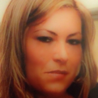 suepapay's profile picture. 