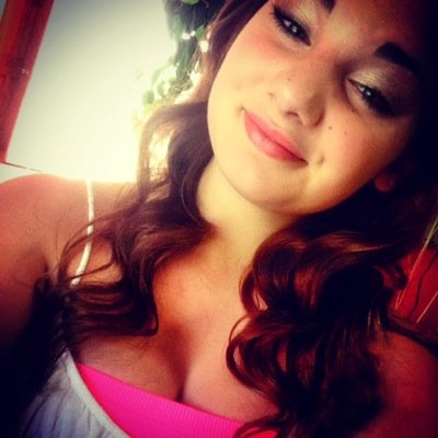 Hi ya! I'm Kenzie! Follow me!!