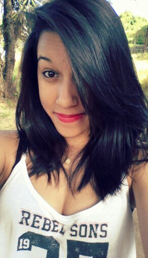 Divertida mais ou menos,simpatica ,entre outros adjetivos #chegamais