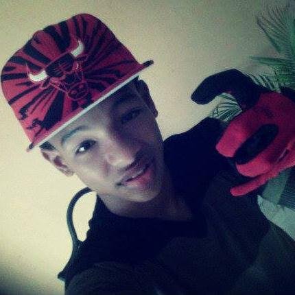^_^ Muchos Se Rien De Mii Por Ser Diferente Y YO Me RiOo De EllOs Por ser Todos Iguales ^_^