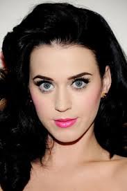 Sigam @_LikeKatyCat  ,sigo todos de volta não precisa nem pedir
