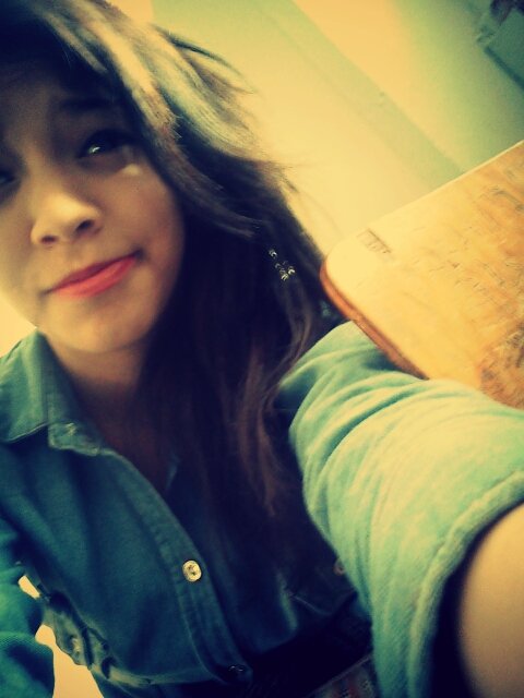 Estoy beviendo matando y Fumando.