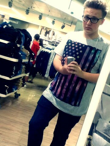 BiirdyB0ii's profile picture. Follow for Follow:)