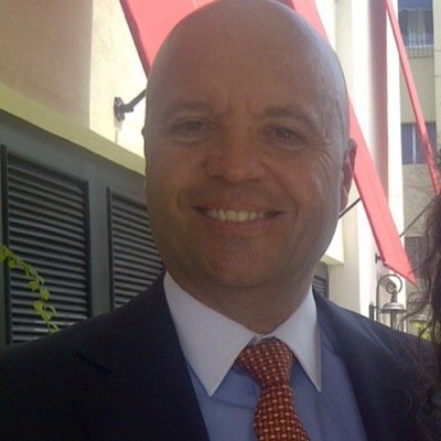 Abogado y MBA. Consejero Delegado en República Dominicana de Grupo Piñero. Presidente del Cluster Turístico de Samaná. Amante de la música y la equitación.