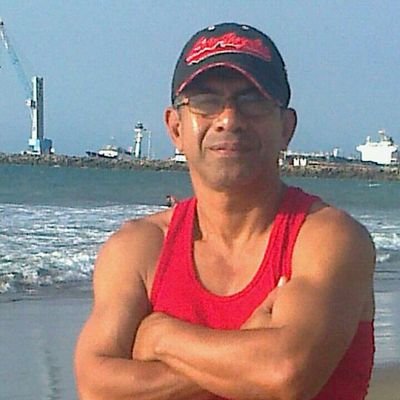 Jl725Joselopez1's profile picture. Dios nos dio 2 extremos opuestos uno para pensar y el otro para sentarnos el éxito depende de cuales de los dos U T I L I C E M O S.