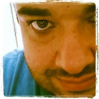 Alguém que tem esperança acima de tudo, muito bem casado, feliz demais.....