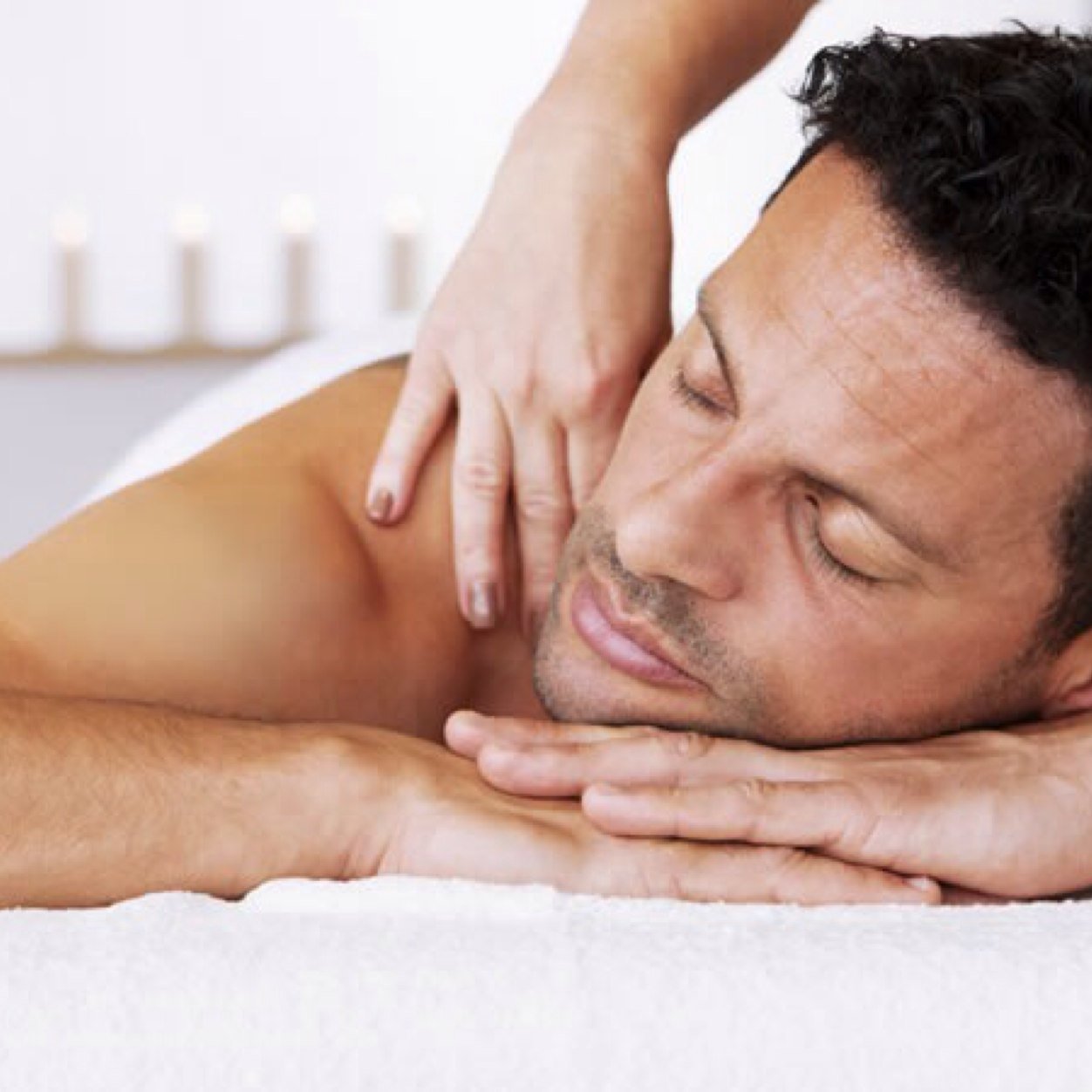 Award winning Massage Therapy in Winnipeg since 2011 | 40 therapists and 2 reflexologists | Open 7 days a week and evenings | 204.489.5050