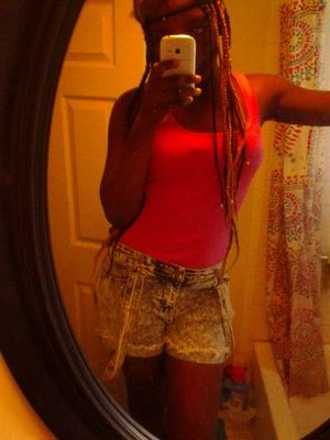 Dfl 
I'm on twitter doe 
kik- kayla__bitches