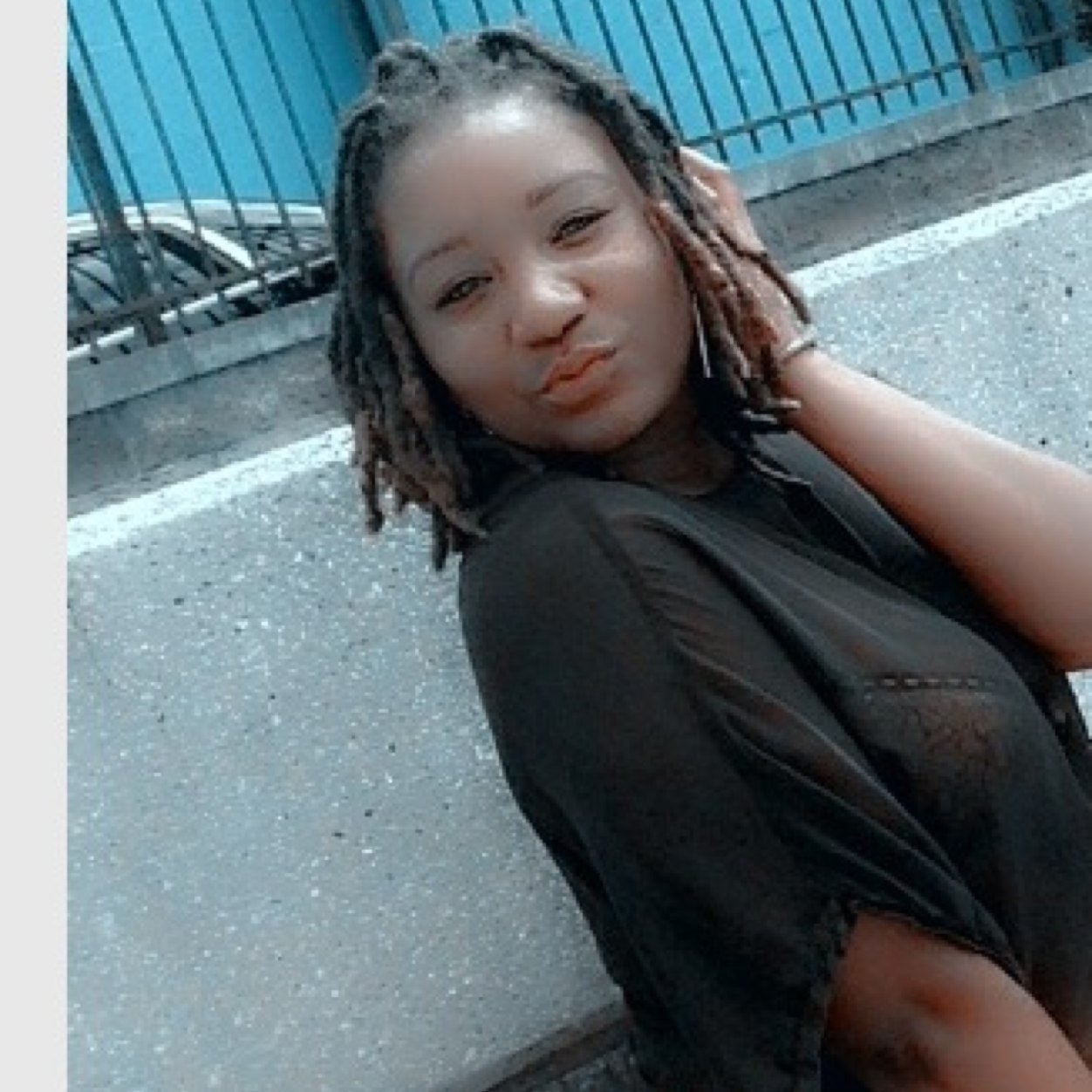 natural boss lady. yall go play by my rules