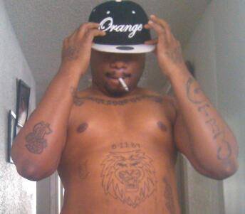follow my new pg. @looney_loc600 #3sons #6tr3 #NHC #NavyPark #Leo #LoyaltyC4betrayal #600  #AksWiddbananaClips #TattedUp #Followbac #GetMoney #HighAsFucc
