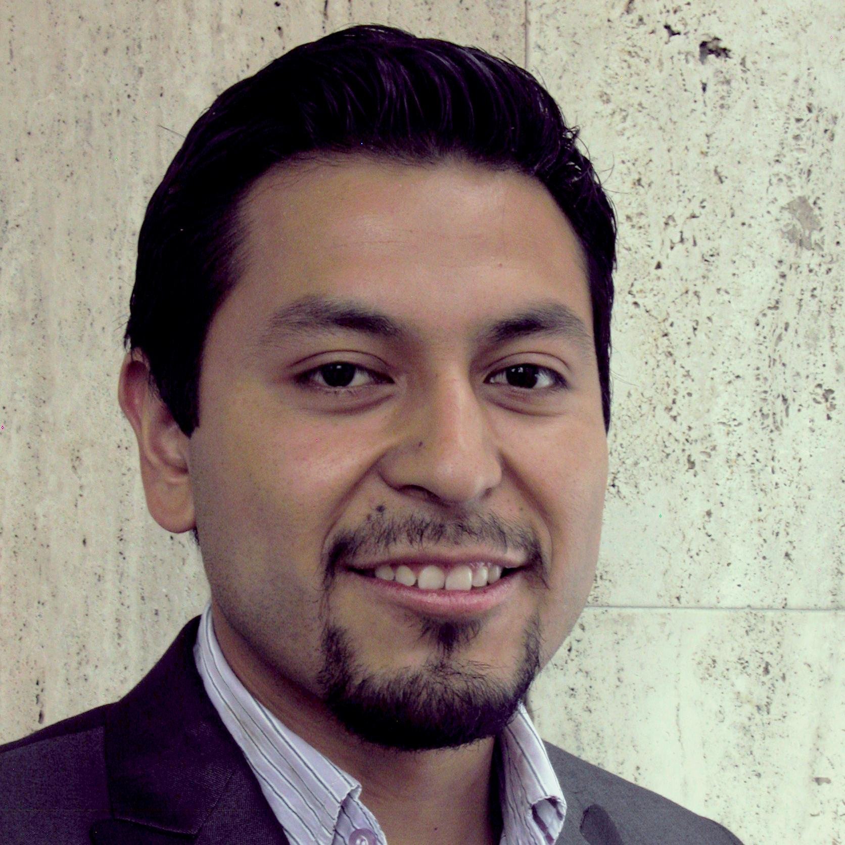 Conferencista, Blogger y Consultor de #MarketingDigital | Especialista en #SEO & #SEM | Trasnochador de @algorith_ia.