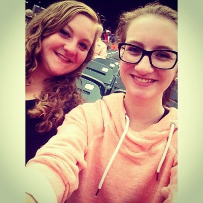 LizzieBowersox's profile picture. Sing like no one can hear you