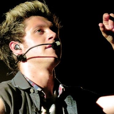 You just got a free follow. Go follow @mcniallnuggett , tweet her for a follow back :)