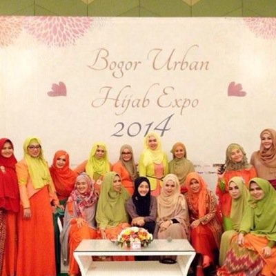 A Community of muslimah to share about Islam, women, and hijab's issues. Beautiful Creative and Care.