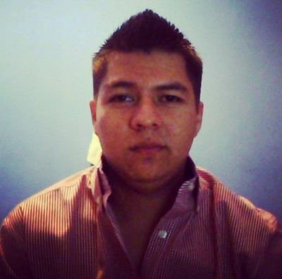 Personalmente es considerado como un joven carismático, sencillo, emprendedor, inquieto, creativo, realista pero también soñador.