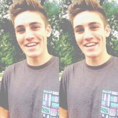 just an account to give you pose ideas for when you meet your fav ❤️ submit photos by dming or tweeting me!