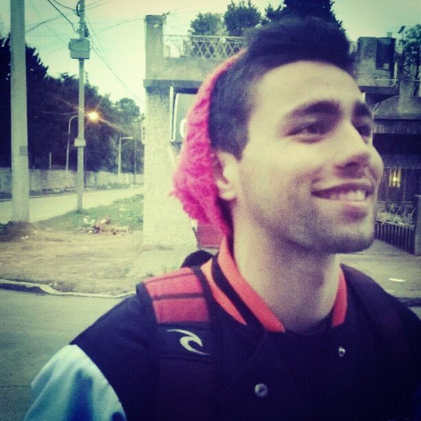 Jamás olvidaré el día en que te conocí, cuando el primer beso te dí.  Wpp: 1535978565