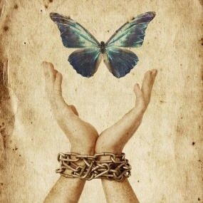 This small butterfly shaped gland has a powerful effect on your health. Raise awareness for thyroid disease using #thebutterflyeffect