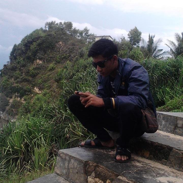 WigaLoverz's profile picture. LOVE MAKES THE TIME PASS. TIME MAKES LOVE PASS