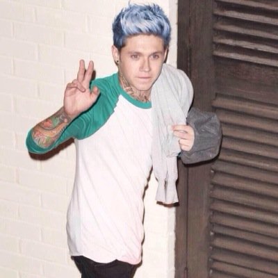 ||•Gay•||Omega/Punk||•Single•|| Love exsists of you have enough faith and loyalty to keep it running.