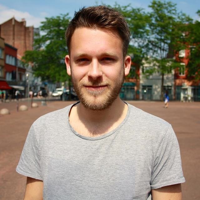 Etaseur's profile picture. 