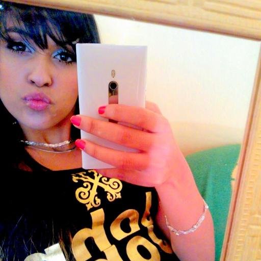 - dona do twitter @ufaquenave que foi hackeado!