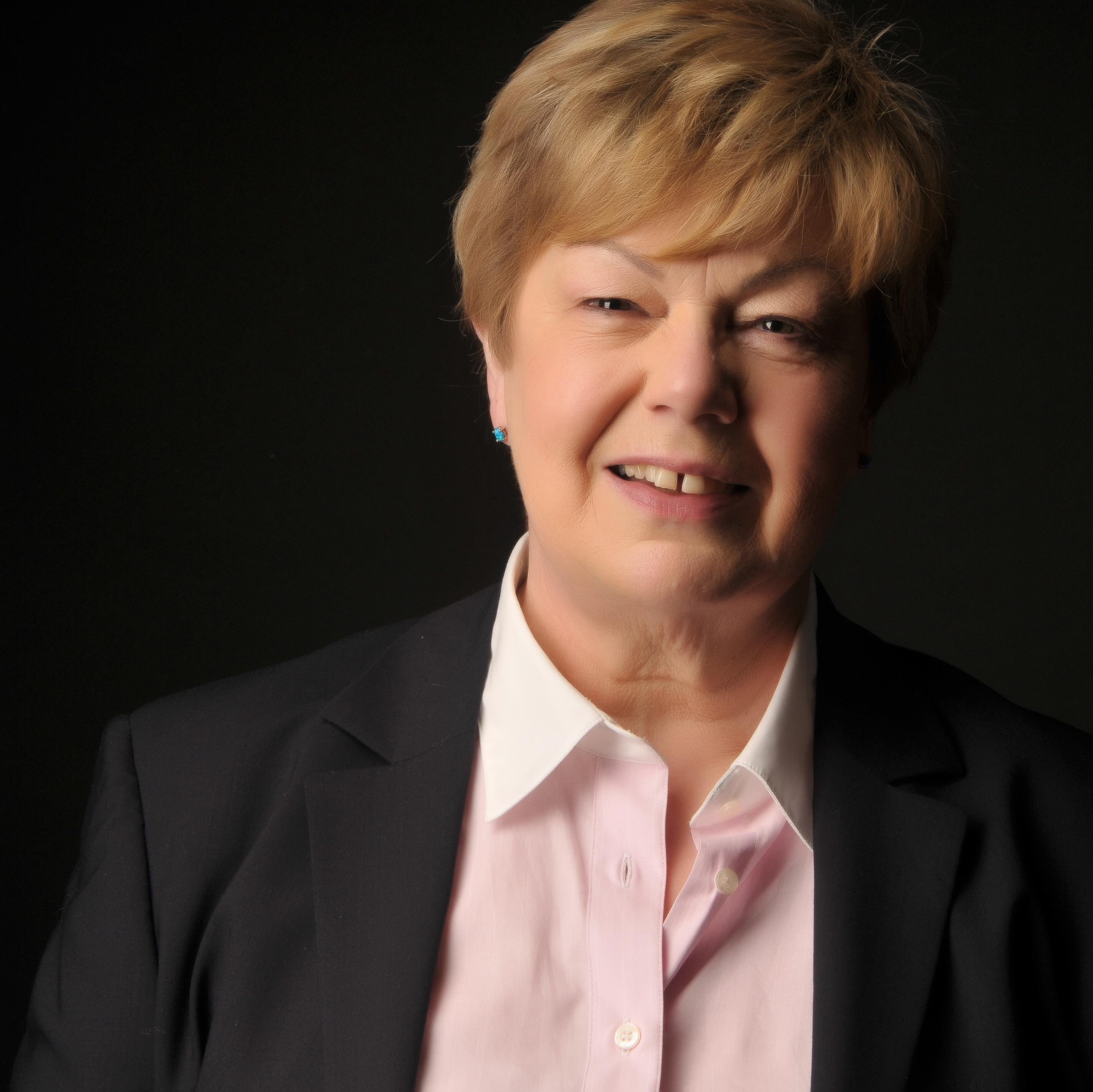 Enlighten_CP's profile picture. Confident, passionate trainer in management techniques, conflict resolution, team development & much more. Avid theatre goer & lover of hosting dinner parties!