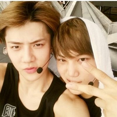 goldenexo_'s profile picture. unfollow aja akun ini sudah dibajak by goldenexo #exofanpage Tysm!!!!!