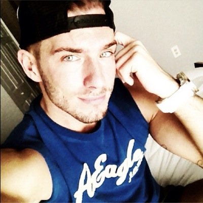 just a normal single , 19 yr old dudeee