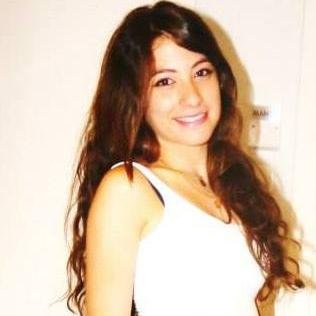 Hello guys!! I'm Elizabeth, I'm 17 and I'm another #Directioner!!..''Our greatest glory is not that it never falls, but we get up every time we fall''.