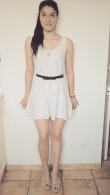 Hey, salut tout le monde. je suis une fille simple, qui ne se prend pas la tête. je profite de la vie ;)