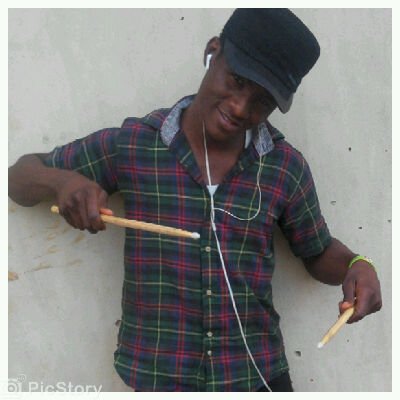 I  A̶̲̥̅♏ someone of ma self and I love playing drumz sooomuch..Add  m̶̲̥̅ƹ up on Facebook @Damlare Drums Ojo.....☹☹☹