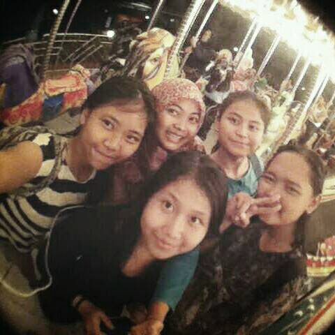 RoseWore's profile picture. Adventurer. Future Psychology!