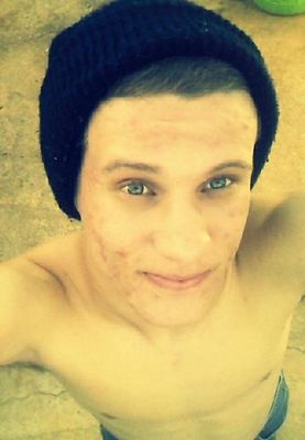 Sou um soldado de Cristo
Um Jovem Cristão De atitude
Disposto a pregar a palavra de Deus 
um jovem leal e  que tem maturidade Cristã.