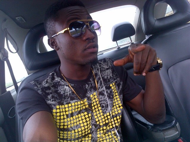 Am a cool and good looking Guy any Interested person should follow me...Welcome to my world