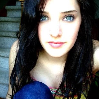 ...hello....im Sarah.....i love my doctor hes like my daddy......well...he sorta is...he raised me....and didnt kill me.....wanna meet him?