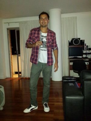 Licenciado en Geologia y Bostero