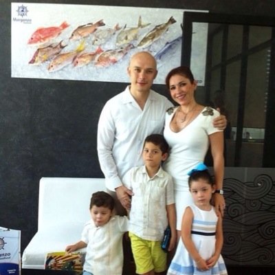 Empresario, emprendedor, con una gran familia y de muy buenos amigos