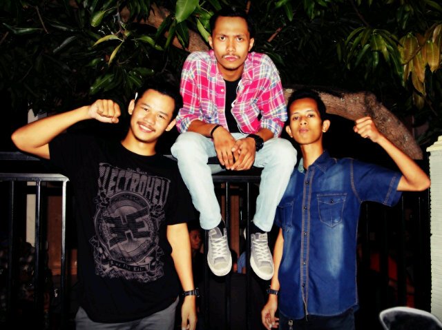Keep in happiness and fly into the sky | Accounting Airlangga University 2012.