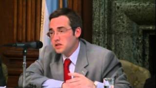 Abogado. Derecho Administrativo, Tributario, Aduanero y Teoría Jurídica. Fui Editor de Derecho Público en LexisNexis - Abeledo Perrot. Ex-Funcionario en CABA.