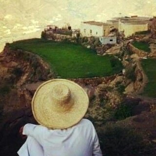 كل شي له عوض إلا الوالدين اللهم ٲرزقني برهما