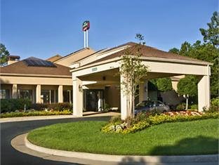 It's a New Stay™ at the Courtyard by Marriott in Hampton, VA!