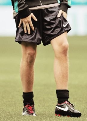 yes this is an account dedicated to louis tomlinson's legs                                             @happylittleIiam