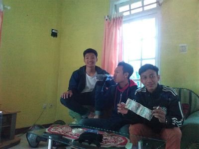 menghormati apa yg patut dihormati. dan menghargai apa yg pantas tuk dihargai!!!